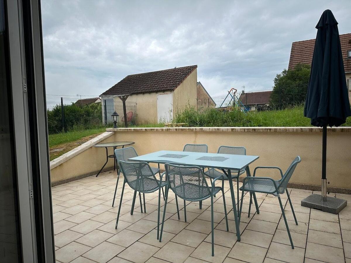 Maison Seventies Climatisee, Parking Prive Chablis Buitenkant foto